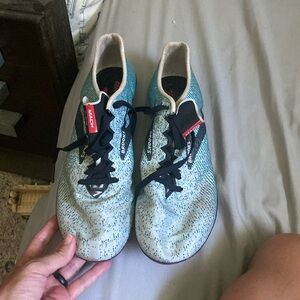 Track shoes